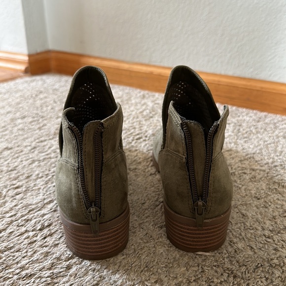 Green booties - Picture 3 of 3